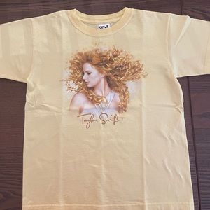 Taylor swift Fearless tour merch tee